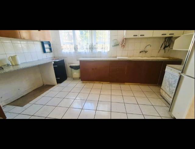 4 BEDROOM FREESTANDING FOR SALE IN WOODGRANGE